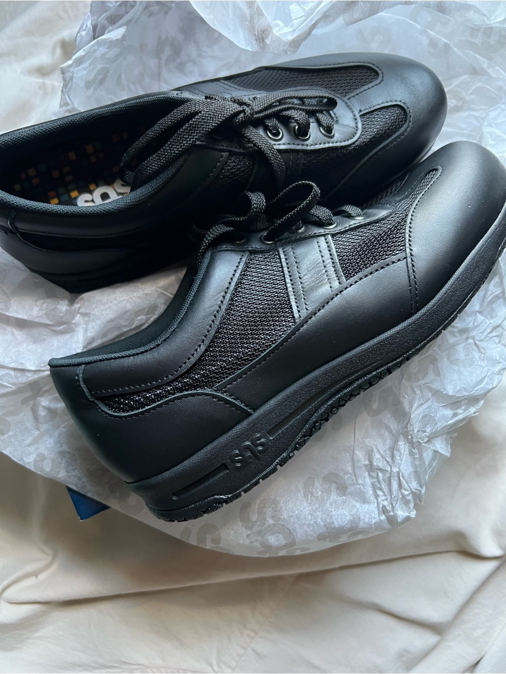 Non-Slip Black Comfort Lace-Up Walking Shoes